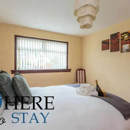 Lovely By The Hillwood Park-free Parking Апартаменты