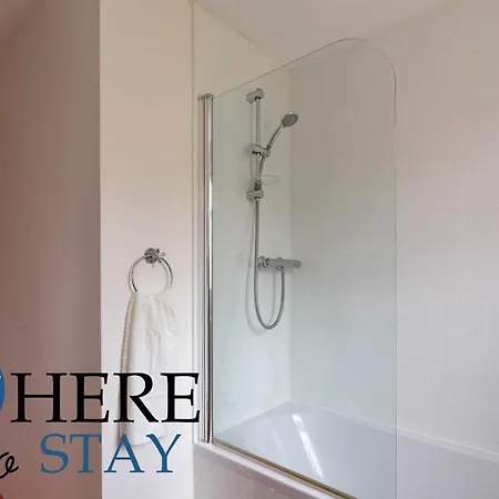 Апартаменты Lovely By The Hillwood Park-free Parking Эдинбург