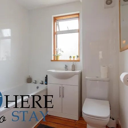 Lovely By The Hillwood Park-free Parking *