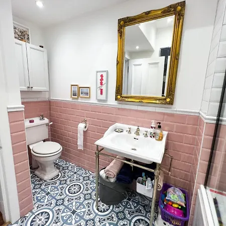 Hébergement de vacances Large 3br Cosy Family Newington