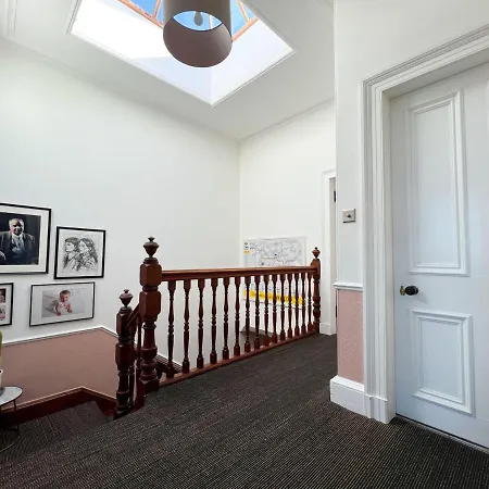 Large 3br Cosy Family Newington Hébergement de vacances *