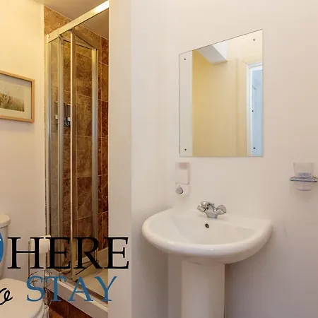Beautiful 3bed Pitt St Apartment