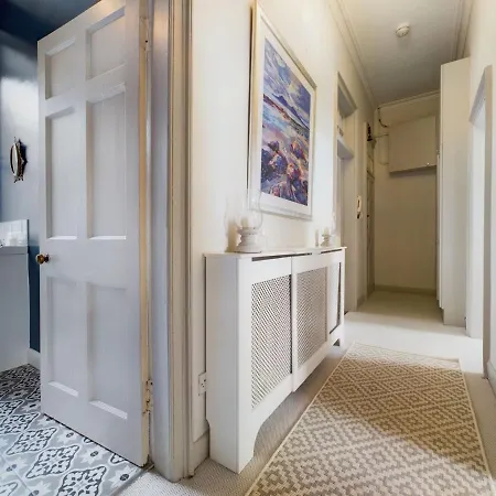 Stylish & Modern 2 Bedroom - Stockbridge. Edynburg