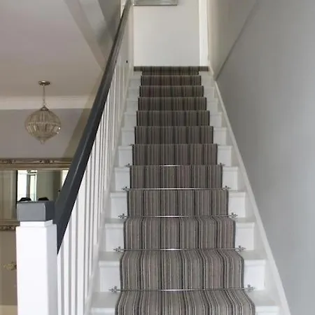 Vila Gorgeous Family 15 Mins From Centre