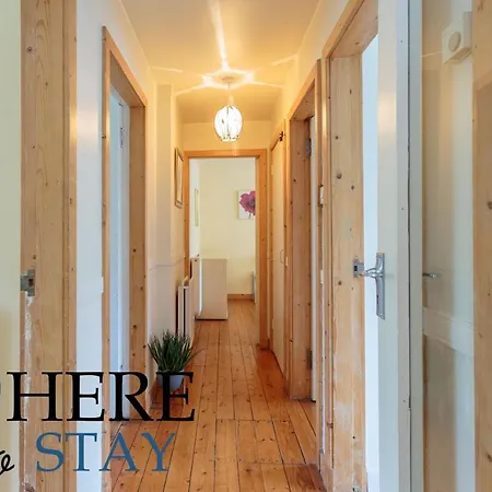 Lovely By The Hillwood Park-free Parking