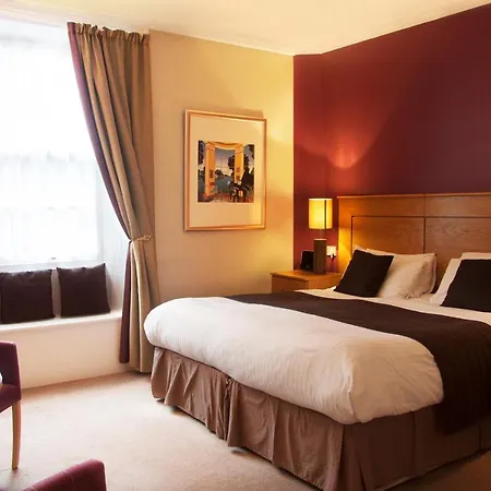 Royal Scots Club Hotel