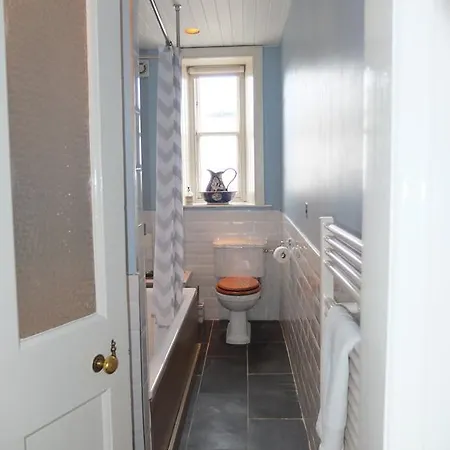 Alva Street Apartment