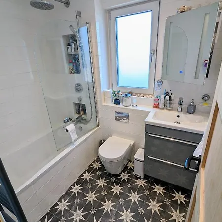 Pansiyon Cosy Guest In A Family With Private Bathroom And Free Parking