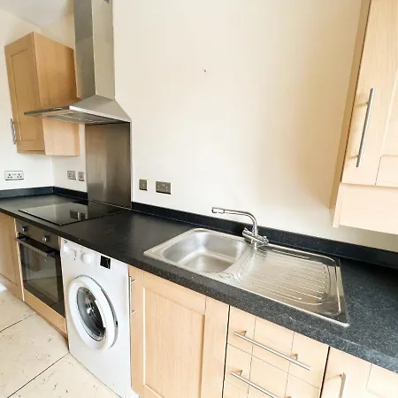 Апартаменты Convenient 3br Flat On Leith Walk