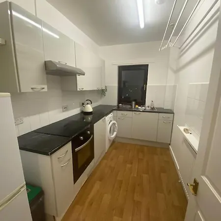 Steps Away From The Action Εδιμβούργο