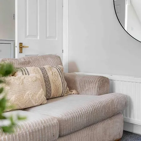 Stylish 1 Bedroom شقة *