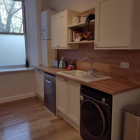 아파트 Pass The Keys Modern Vibrant Flat In Leith *