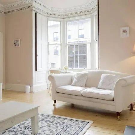 Spacious 4bd Terraced Flat - Old Town Διαμέρισμα *