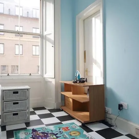 Spacious 4bd Terraced Flat - Old Town Εδιμβούργο