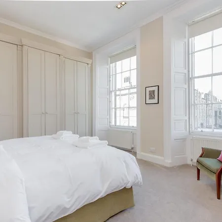 Stunning New Town 3 Bed 爱丁堡