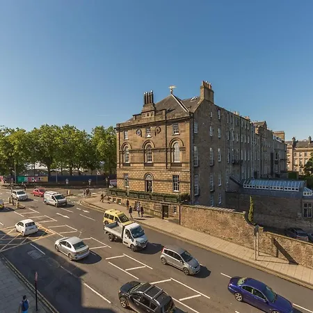 Stunning New Town 3 Bed