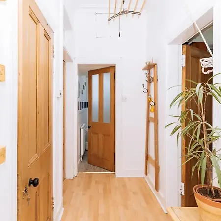 Bright & Spacious 2bd Flat -edinburgh Ardmillan * Edinburg