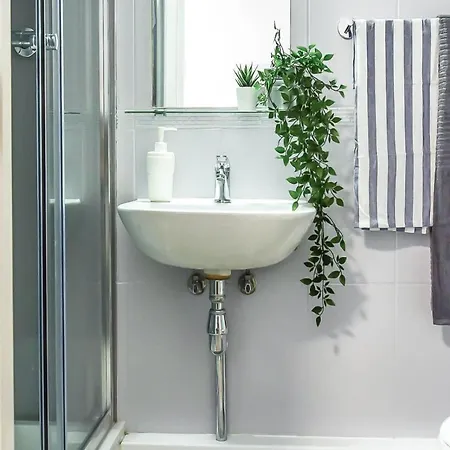 And Ensuite Bedrooms With Shared Kitchen At Fountainbridge In * Edimburgo