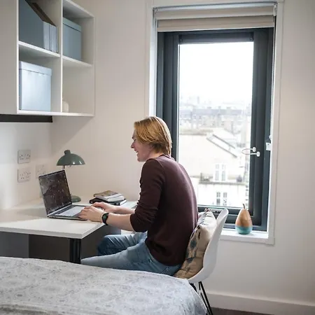 For Students Only - Mcdonald Road In 에든버러