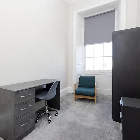 Altido 11 Bedroom Flat In The Centre Edinburgh