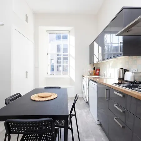 Apartment Altido 11 Bedroom Flat In The Centre