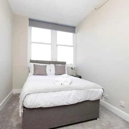 Apartment Altido 11 Bedroom Flat In The Centre *