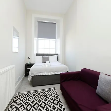Altido 11 Bedroom Flat In The Centre Edinburgh