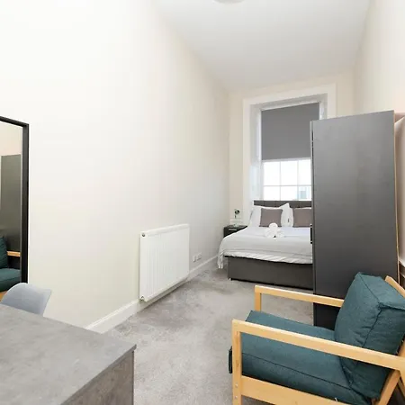 Altido 11 Bedroom Flat In The Centre Edinburgh