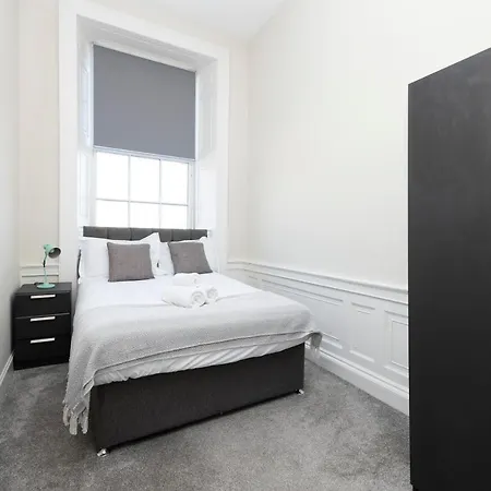 Altido 11 Bedroom Flat In The Centre Edinburgh