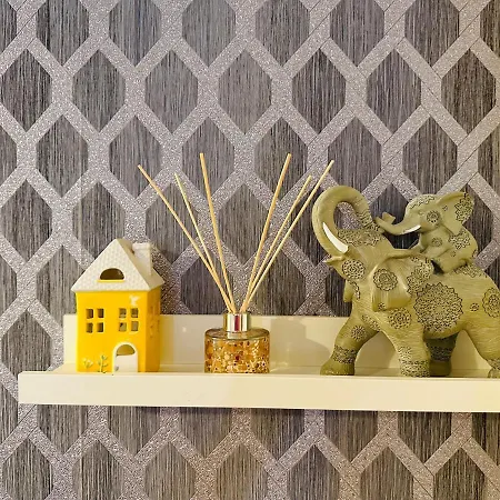 Modern 3 Bed With Free Parking And Garden Close To Center And Airport Вилла *