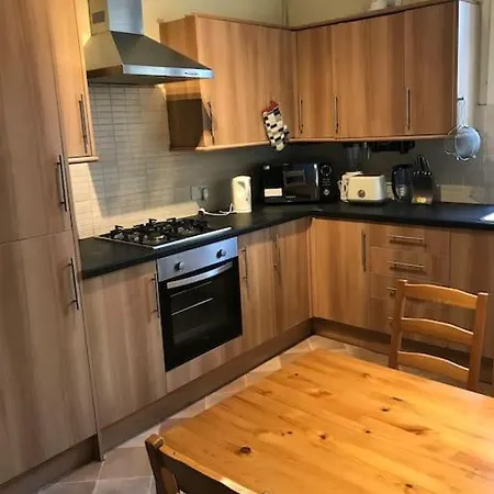 3 Bedrooms In Blackwood Crescent * Эдинбург