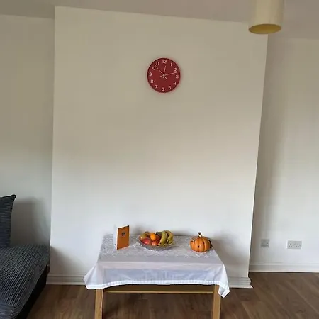 Central Two Bedrooms Apt For 4-6 אדינבורו
