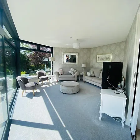 Gorgeous Family 15 Mins From Centre Edinburgh