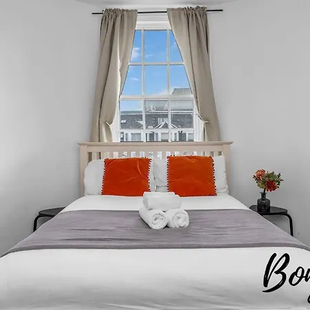 Voltaire - New Town 3br-2ba, Castle Street By Bonjour Residences 아파트 에든버러