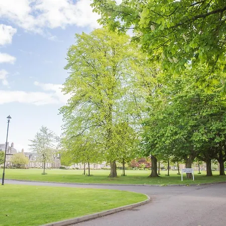 Stylish Modern Newly Built 15 Min From Centre * Edinburgh