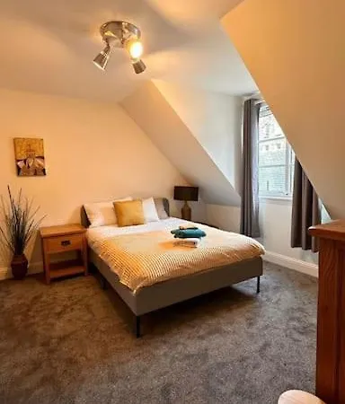 Holiday home Hidden Gem:4bedroom In The *