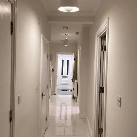 Hidden Gem:4bedroom In The Holiday home *