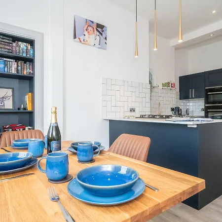 Apartment Pass The Keys Luxury Top Floor 2 Bedroom *