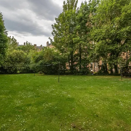 Pass The Keys Luxury Top Floor 2 Bedroom * Edinburgh
