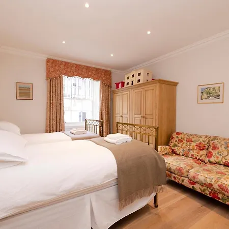 Elegant 3-bedroom In Centre