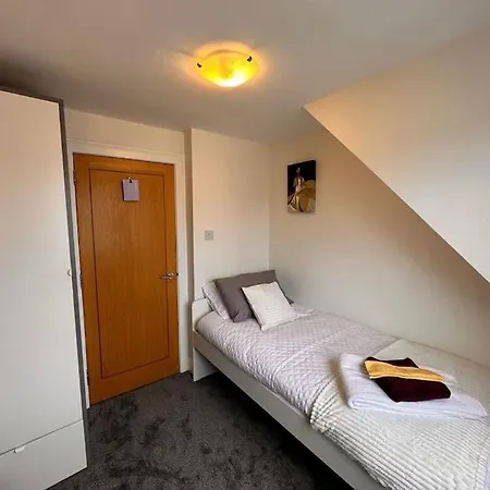 Hidden Gem:4bedroom In The Holiday home *