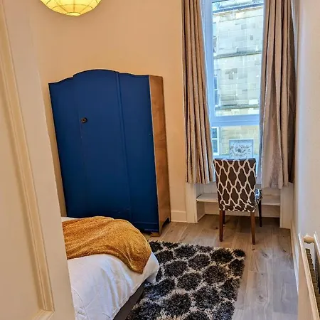 Homestay Cozy Close To The City