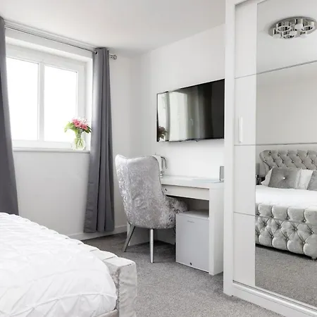 Joivy Elegant Flat With Balcony