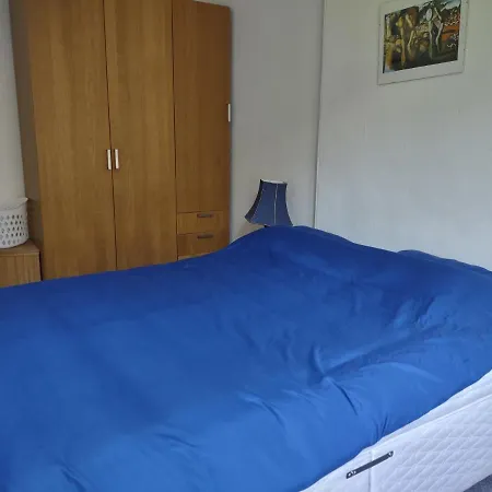 Entire 2 Bedroom Flat Near Centre 4-6 Pp Edinburgh