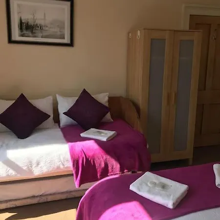 아파트 3 Bedrooms For Upto 6 *