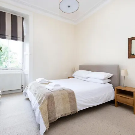 Tasteful 1-bedroom Near Meadows *