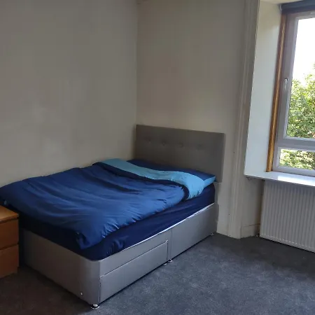Apartment Entire 2 Bedroom Flat Near Centre 4-6 Pp *
