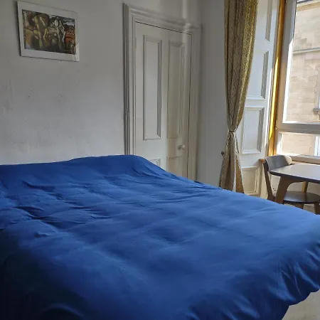 Entire 2 Bedroom Flat Near Centre 4-6 Pp