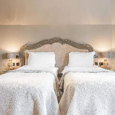 マレーフィールド ホテル 4*