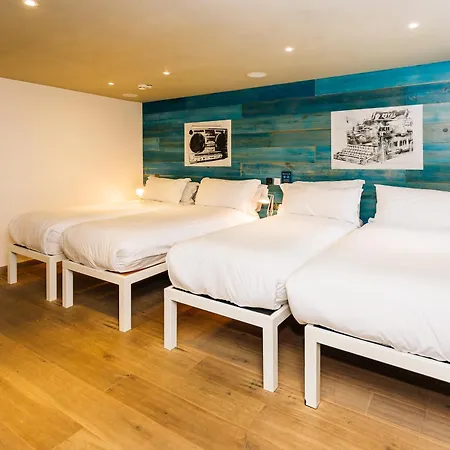 Stay Central Hotel מלון 3*